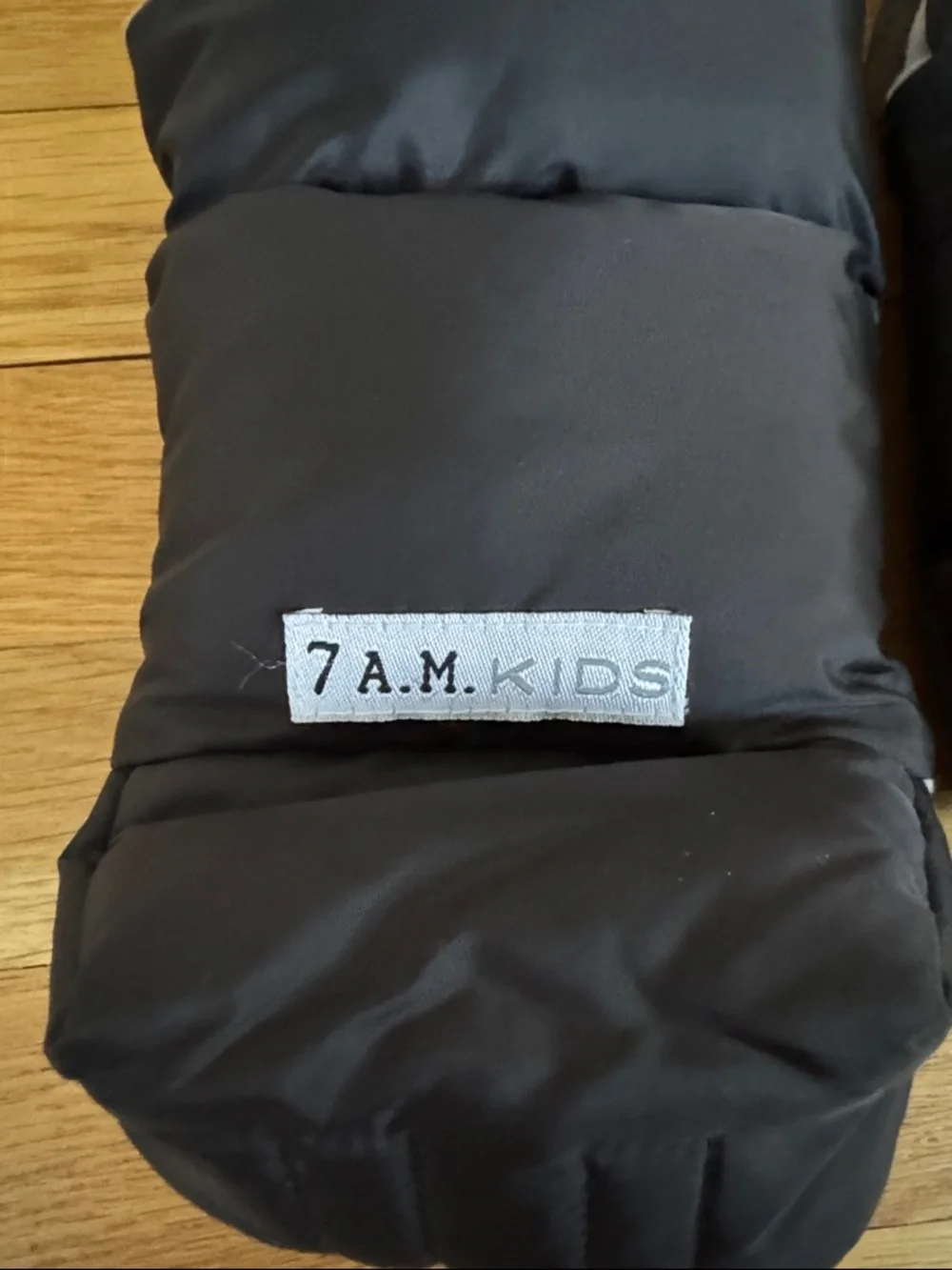 7 A.M. Kids Black Scooter WarmMuff Mittens - Picture 3 of 8